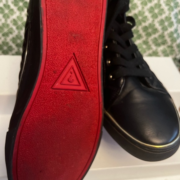 Guess Mens High Top Sneakers W/ Black Faux Leather!! - Picture 3 of 14